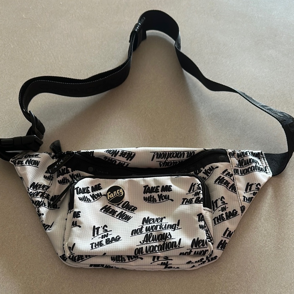 LeSPORTSAC 13” Baron Von Fancy Waist/Sling/Bum Bag